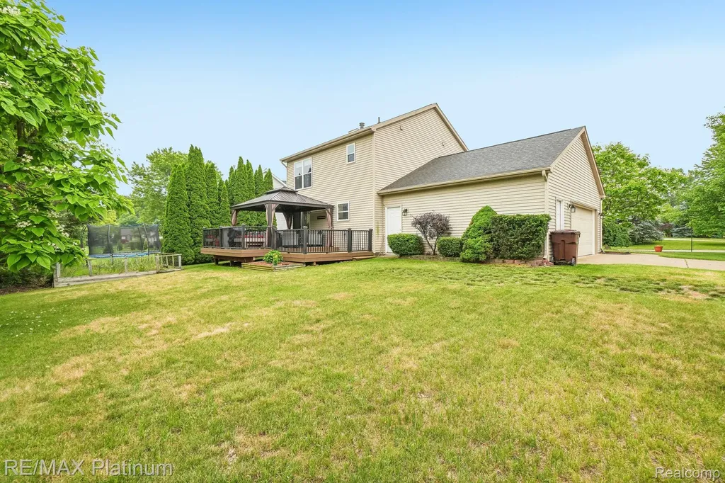 2353 Chestnut Bend Oceola Township MI 48855