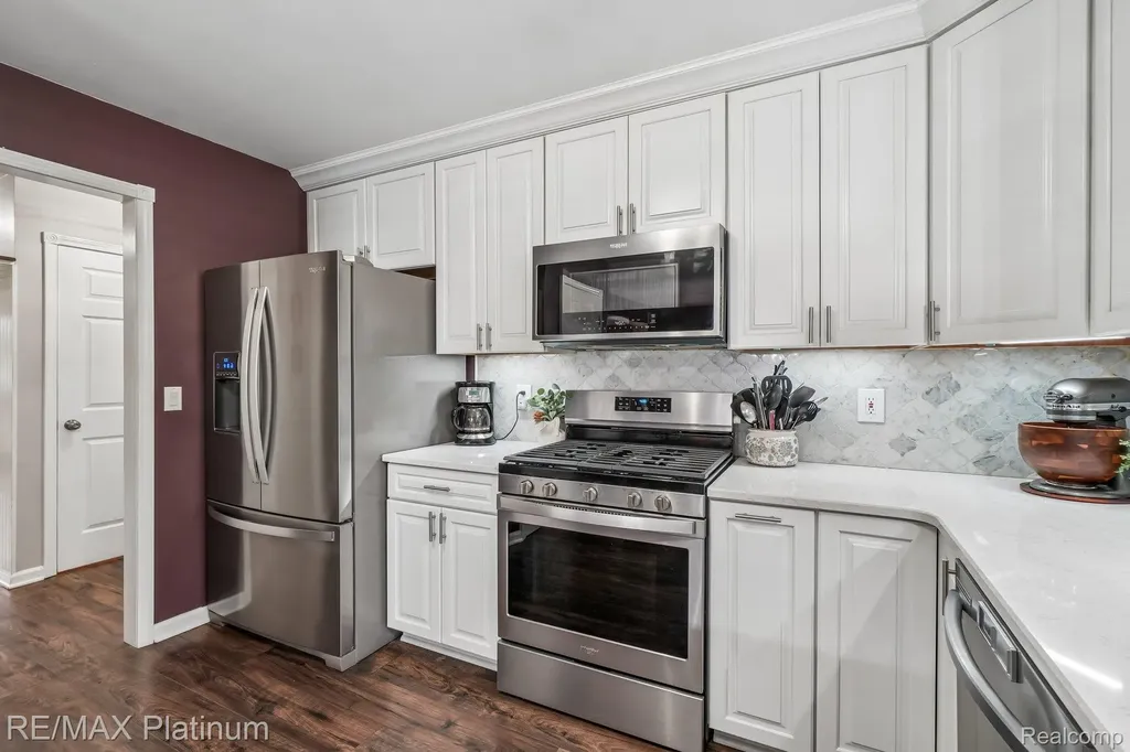 2353 Chestnut Bend Oceola Township MI 48855