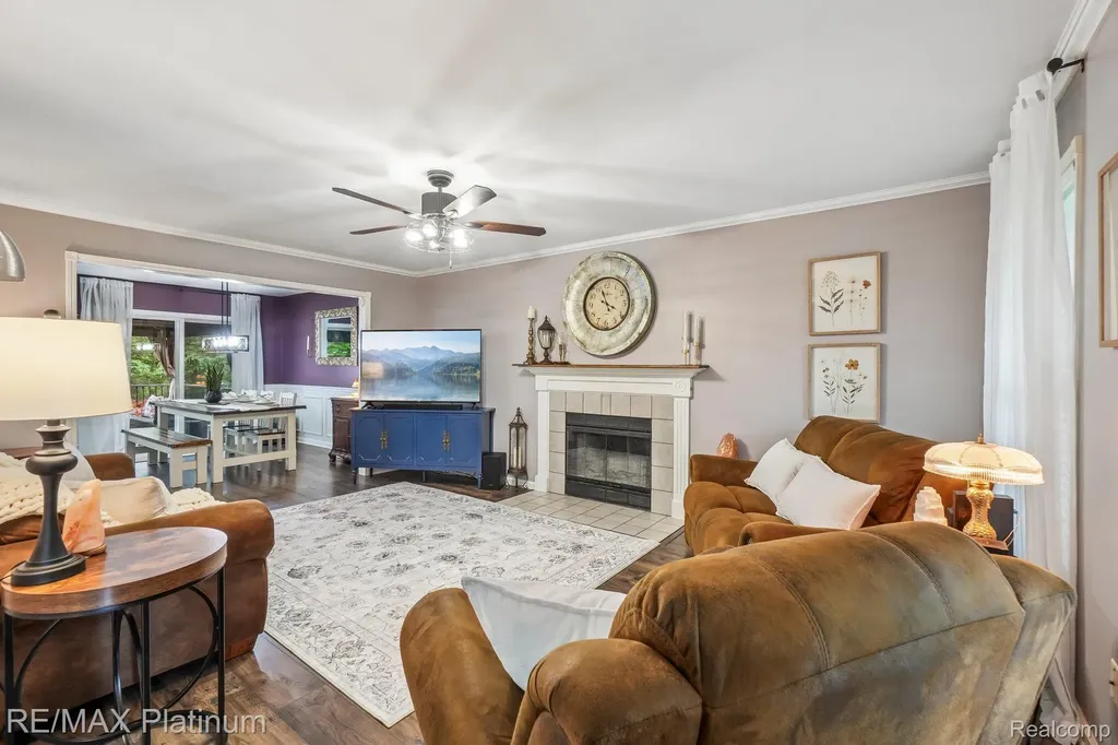 2353 Chestnut Bend Oceola Township MI 48855