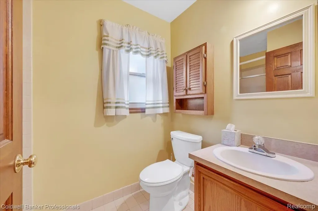 5015 Fox Hill Drive Sterling Heights City MI 48310