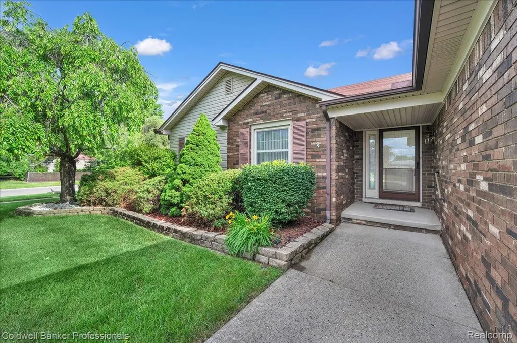 5015 Fox Hill Drive Sterling Heights City MI 48310