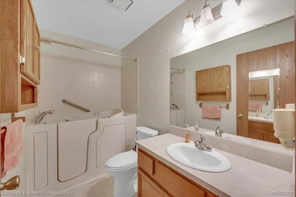 5015 Fox Hill Drive Sterling Heights City MI 48310
