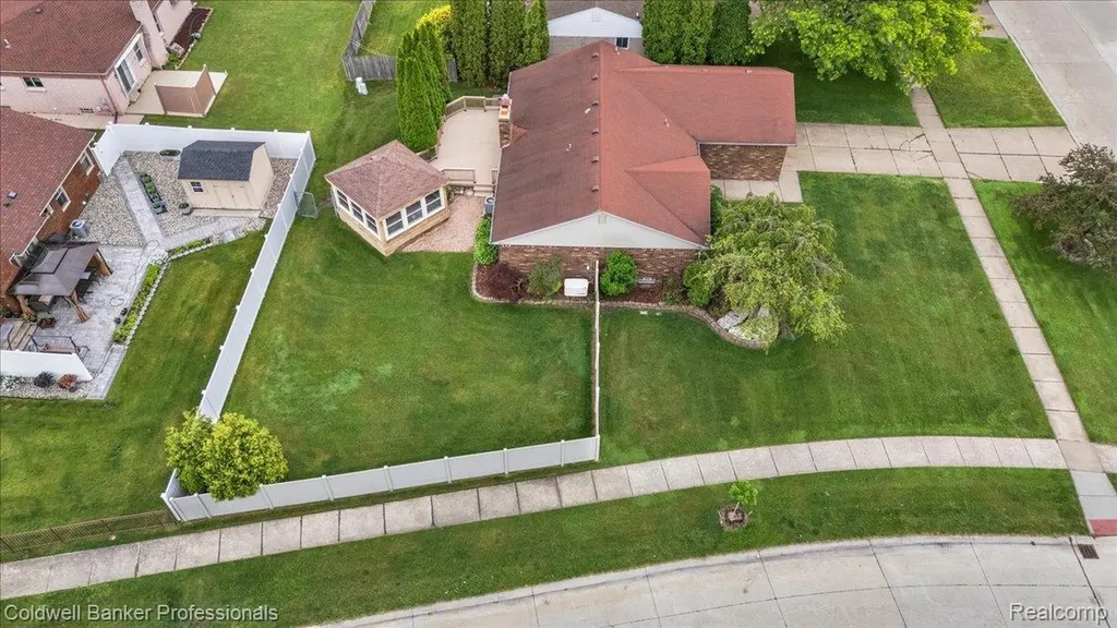 5015 Fox Hill Drive Sterling Heights City MI 48310