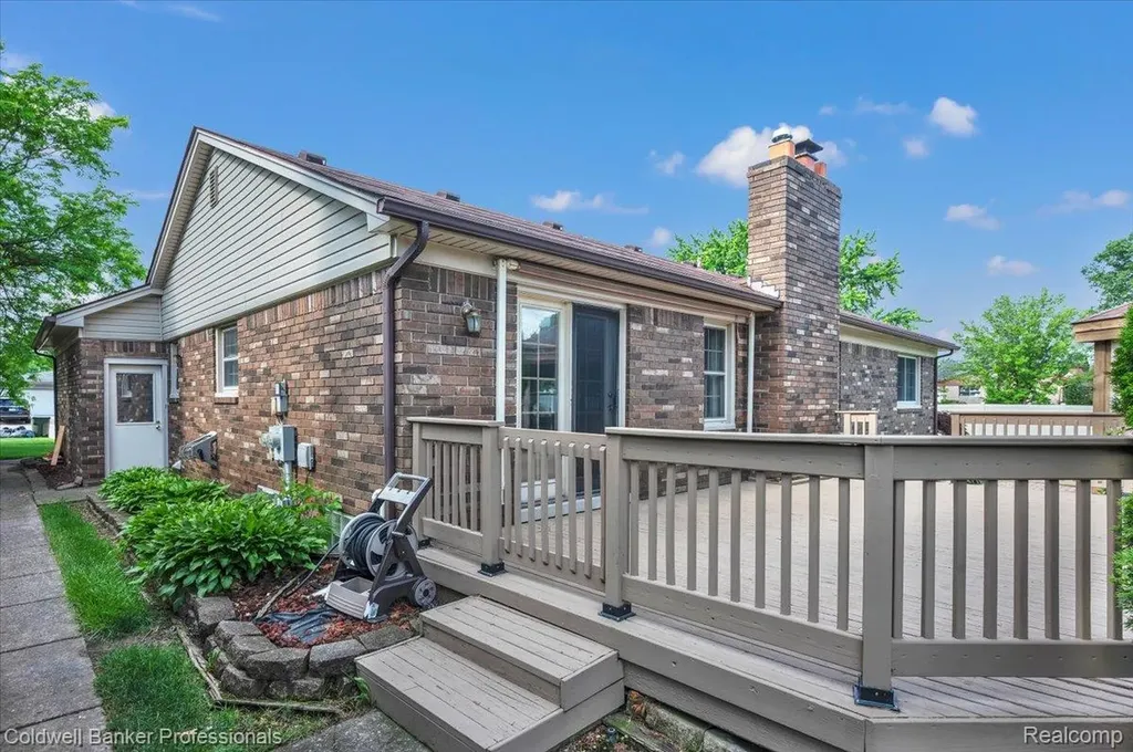 5015 Fox Hill Drive Sterling Heights City MI 48310