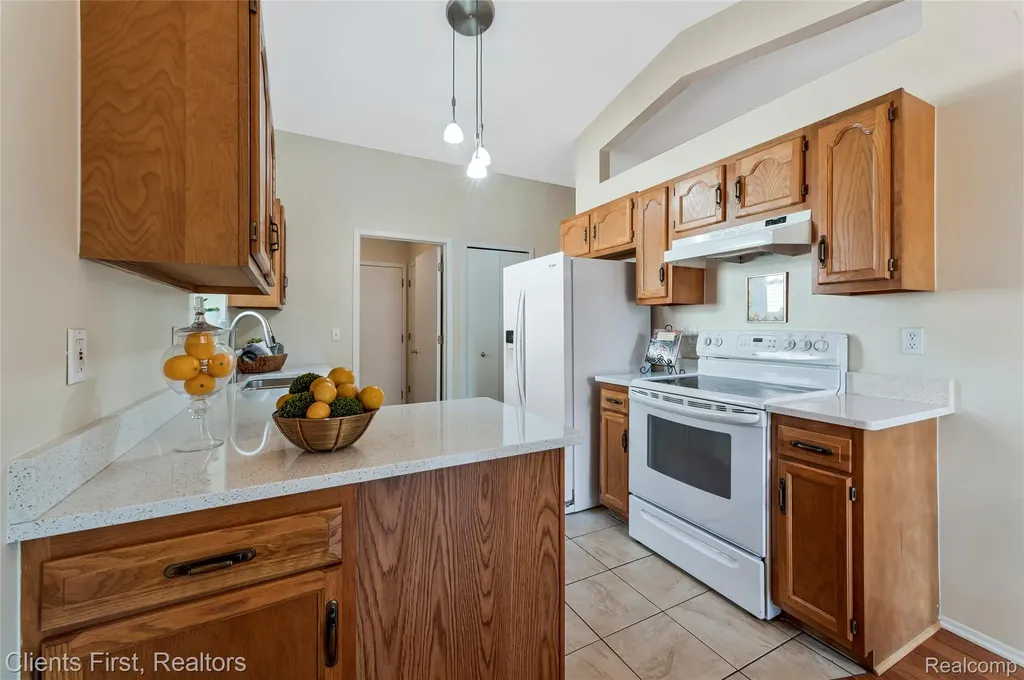 35533 Dove Trail Westland City MI 48185