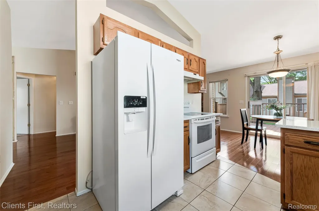 35533 Dove Trail Westland City MI 48185