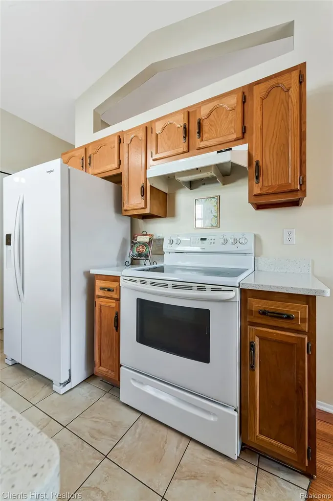 35533 Dove Trail Westland City MI 48185
