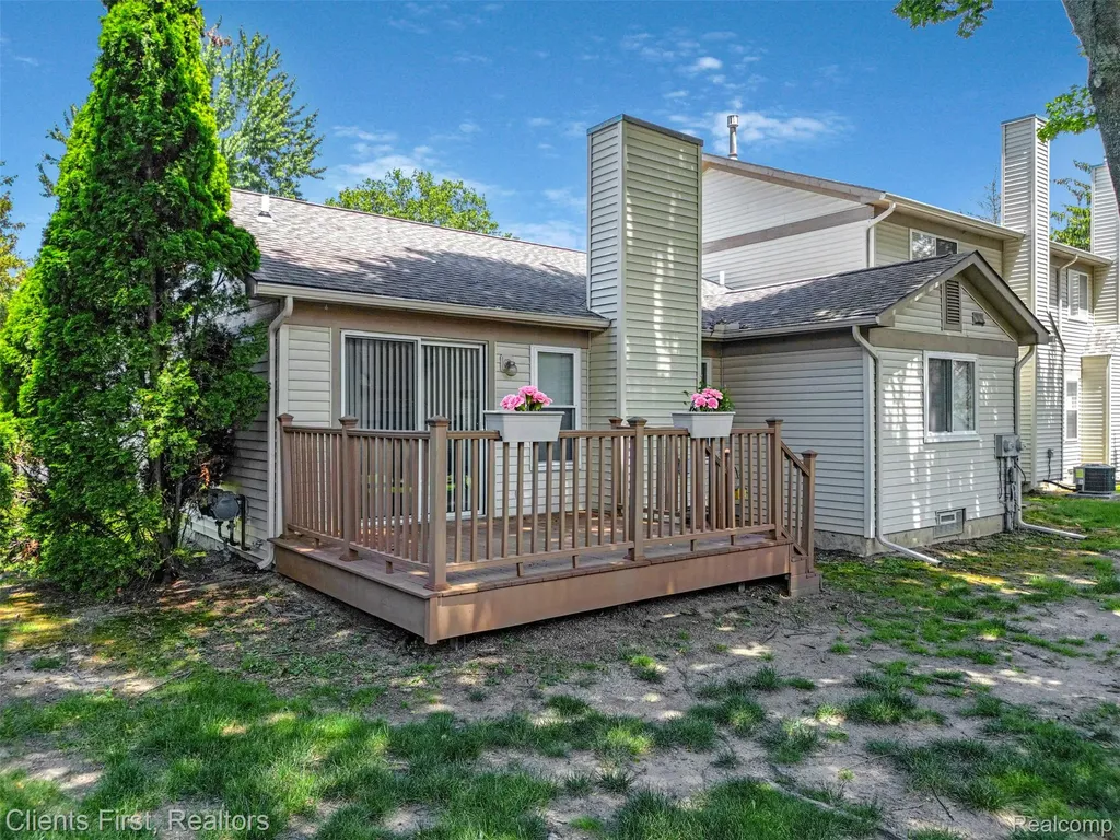 35533 Dove Trail Westland City MI 48185