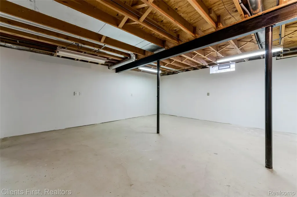 35533 Dove Trail Westland City MI 48185