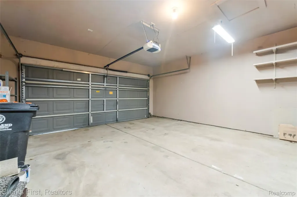 35533 Dove Trail Westland City MI 48185