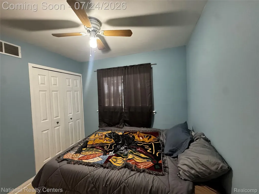 5966 Engleman Avenue Warren City MI 48091