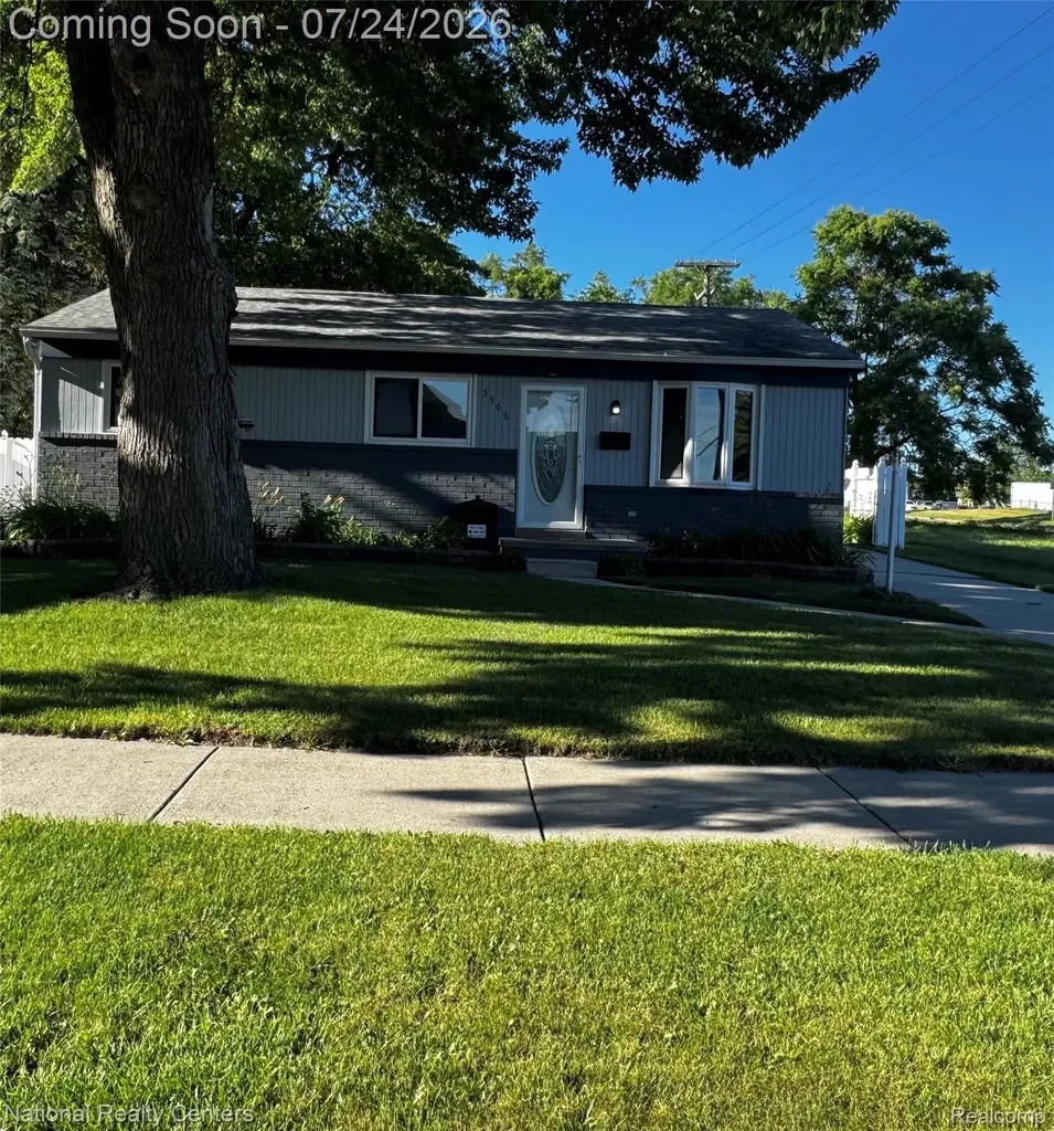 5966 Engleman Avenue Warren City MI 48091