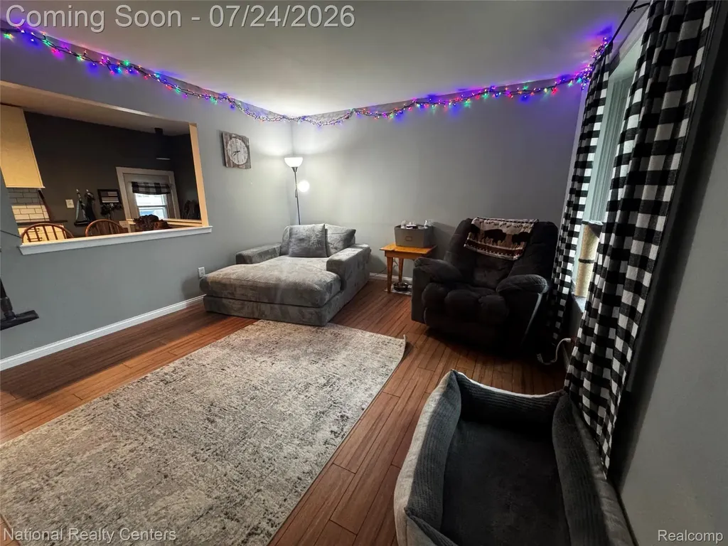 5966 Engleman Avenue Warren City MI 48091