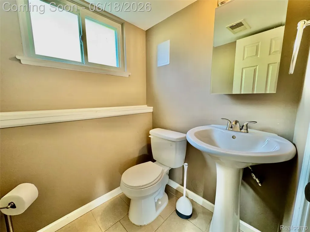 1114 Airport Road Waterford Charter Township MI 48327