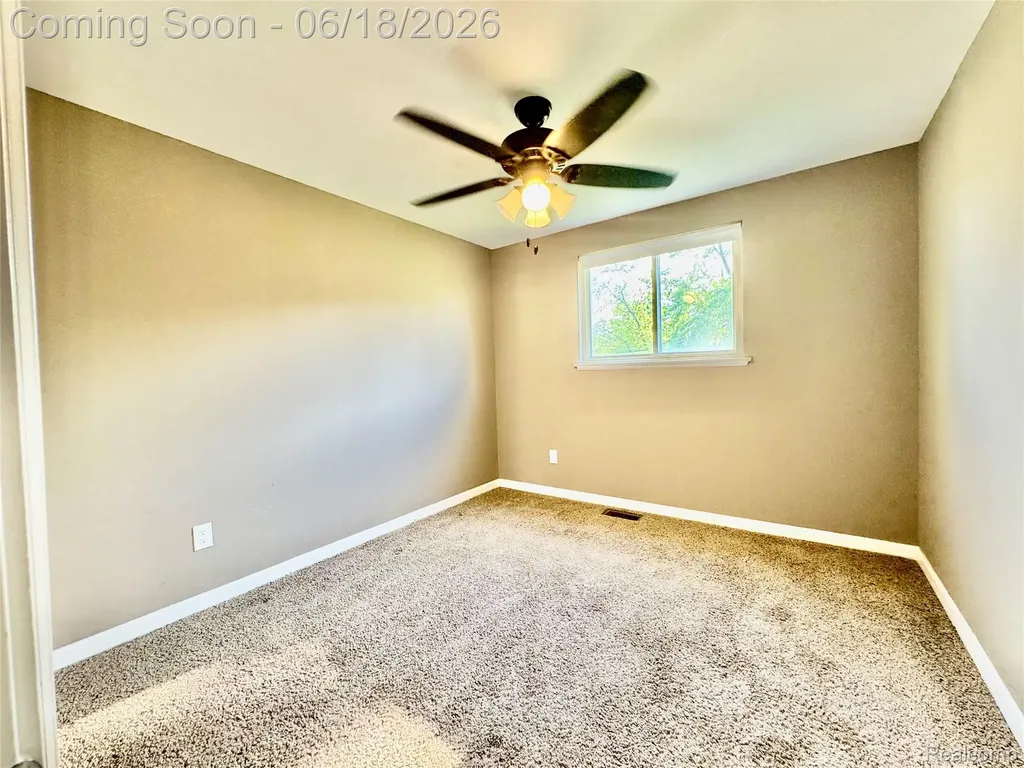 1114 Airport Road Waterford Charter Township MI 48327
