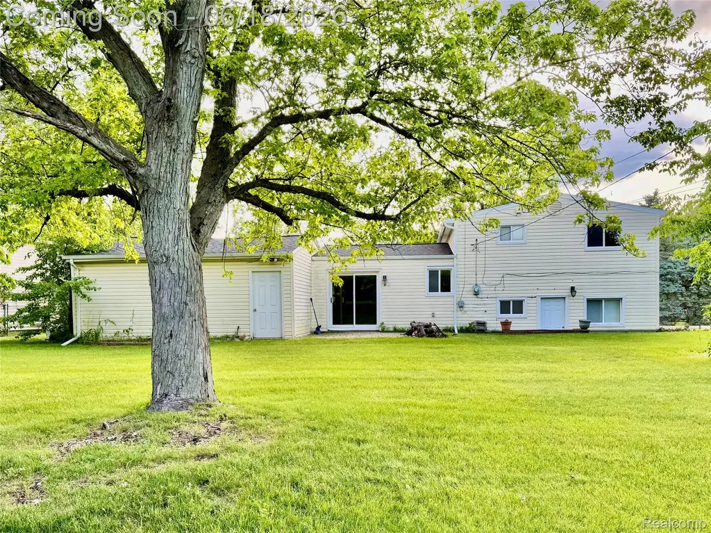 1114 Airport Road Waterford Charter Township MI 48327