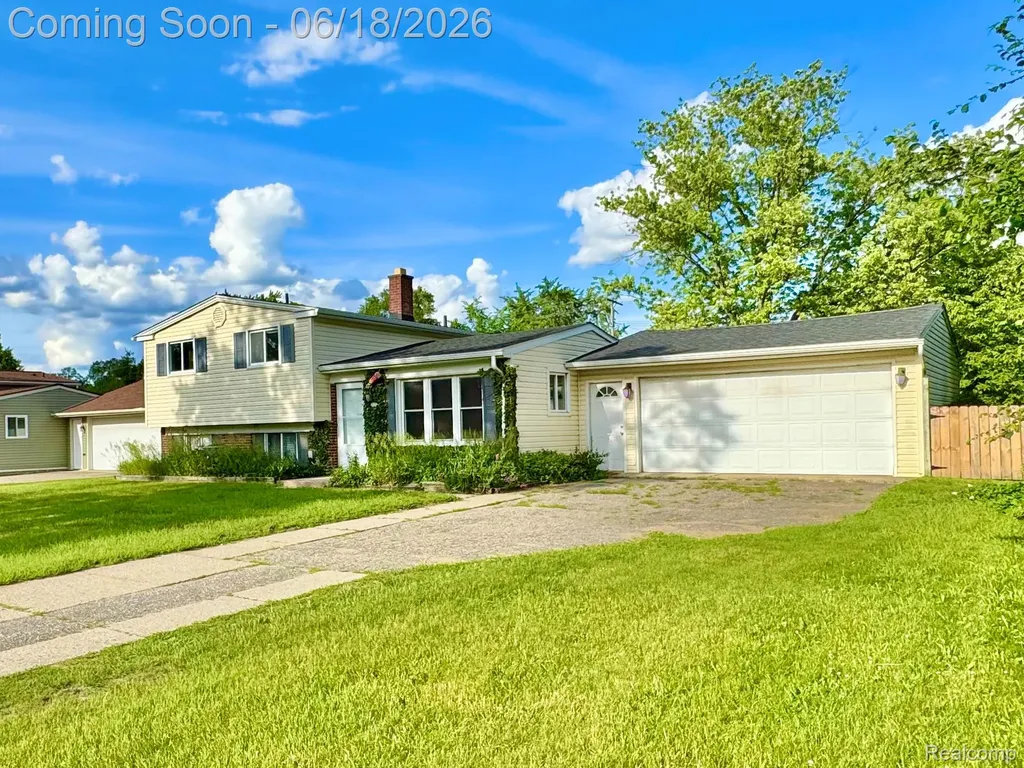 1114 Airport Road Waterford Charter Township MI 48327