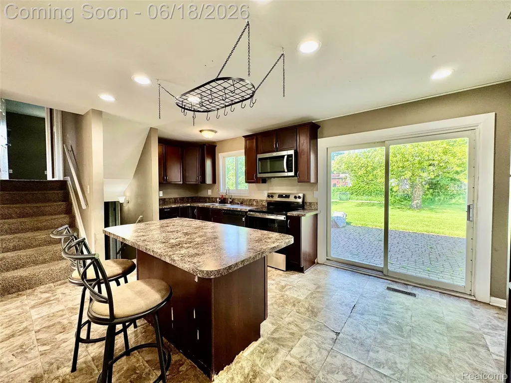 1114 Airport Road Waterford Charter Township MI 48327