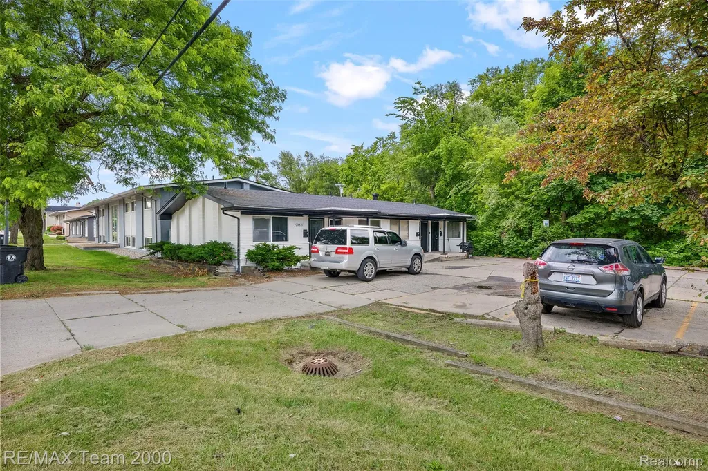 24821 5 Mile Road Redford Charter Township MI 48239