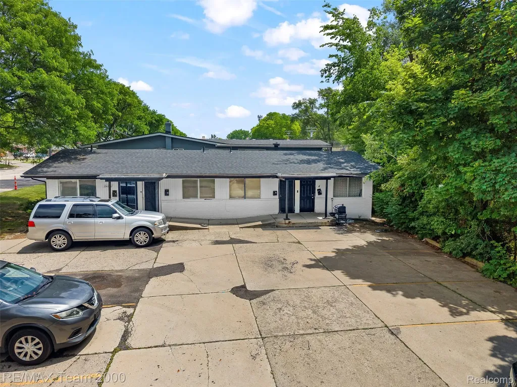 24821 5 Mile Road Redford Charter Township MI 48239