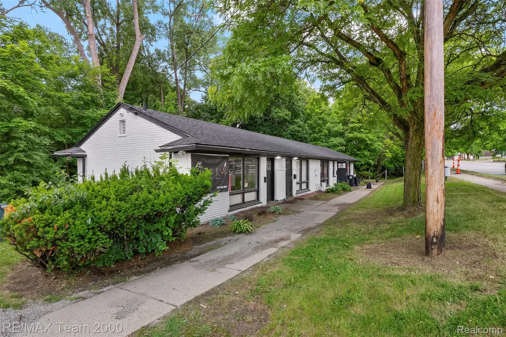 24821 5 Mile Road Redford Charter Township MI 48239