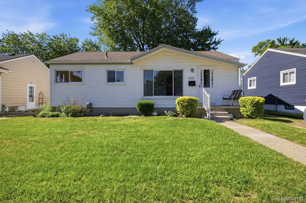 31741 Fairchild Street Westland City MI 48186