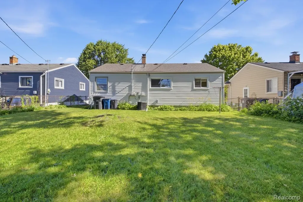 31741 Fairchild Street Westland City MI 48186