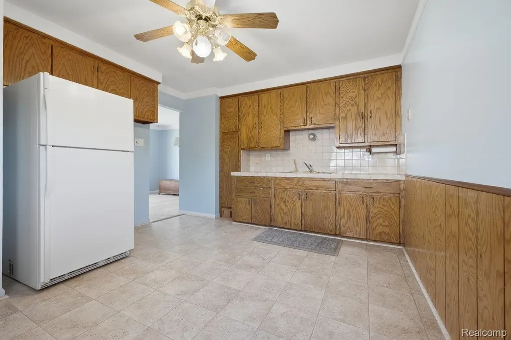 31741 Fairchild Street Westland City MI 48186