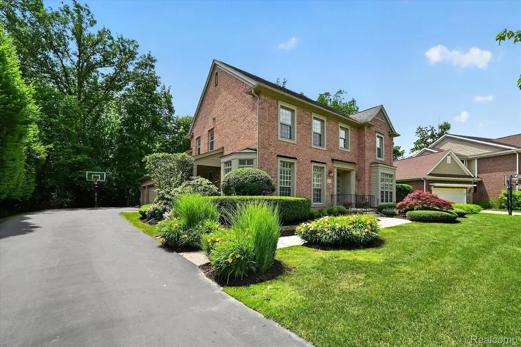 49515 Taft Lane Canton Charter Township MI 48188