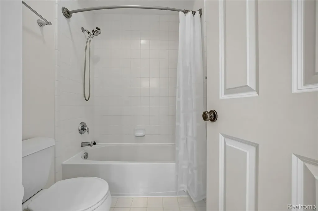 49515 Taft Lane Canton Charter Township MI 48188