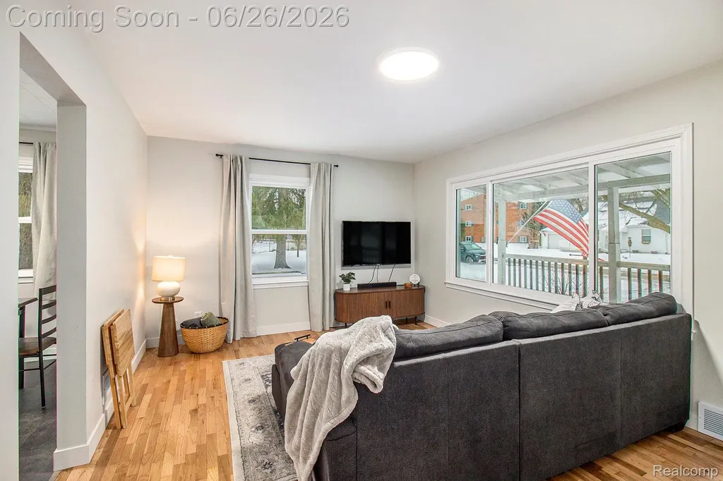 4213 Dallas Avenue Delhi Charter Township MI 48842