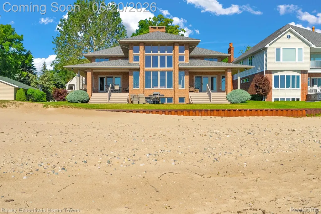 2975 Sandy Oaks Lane Fort Gratiot Charter Township MI 48059