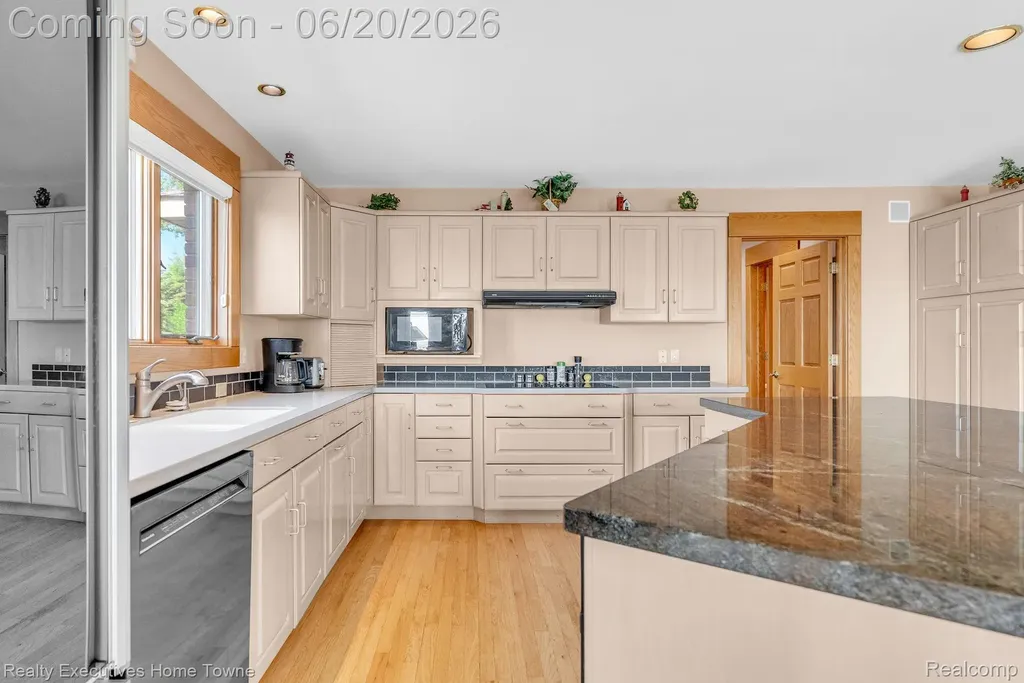 2975 Sandy Oaks Lane Fort Gratiot Charter Township MI 48059