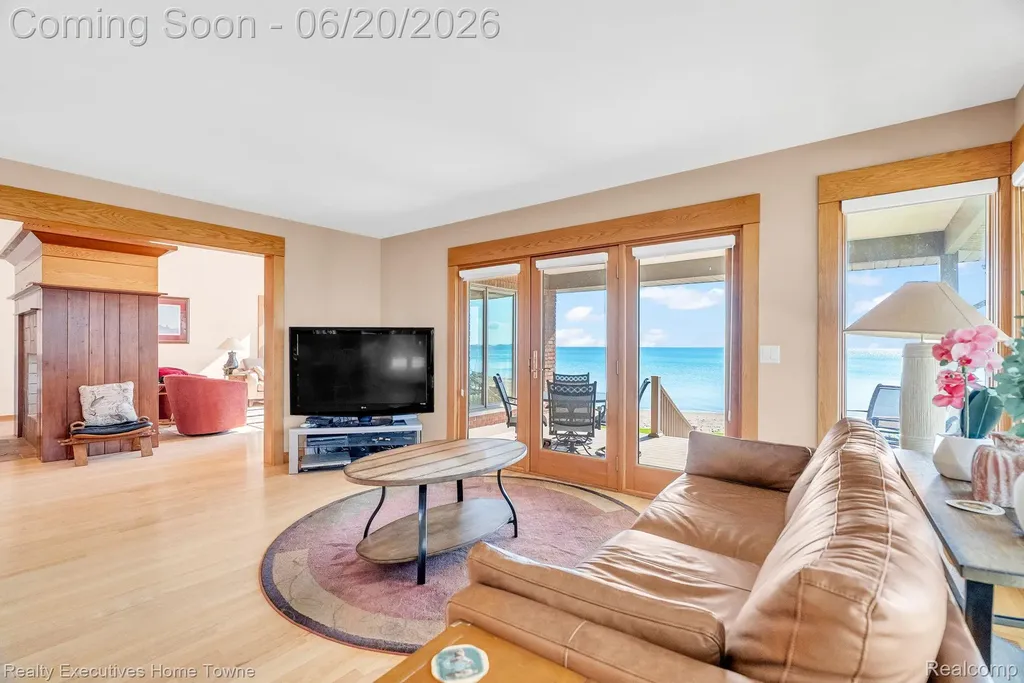 2975 Sandy Oaks Lane Fort Gratiot Charter Township MI 48059
