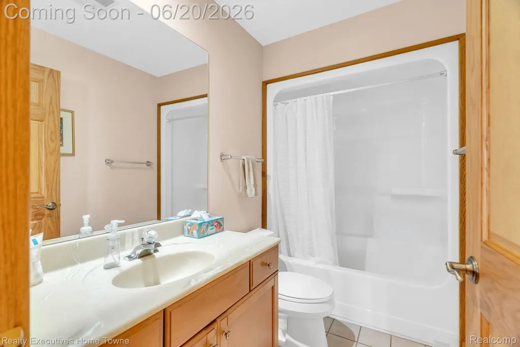 2975 Sandy Oaks Lane Fort Gratiot Charter Township MI 48059
