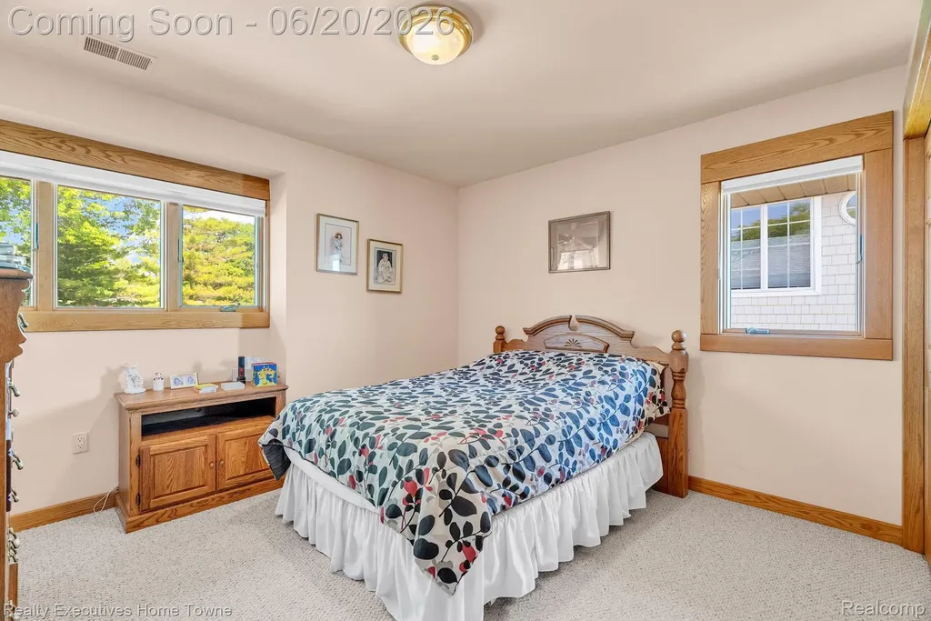 2975 Sandy Oaks Lane Fort Gratiot Charter Township MI 48059