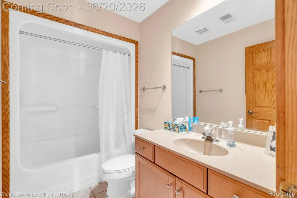 2975 Sandy Oaks Lane Fort Gratiot Charter Township MI 48059