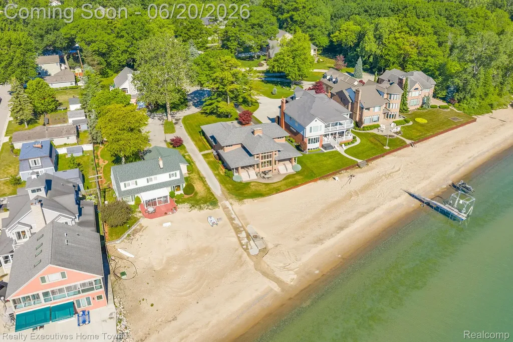2975 Sandy Oaks Lane Fort Gratiot Charter Township MI 48059