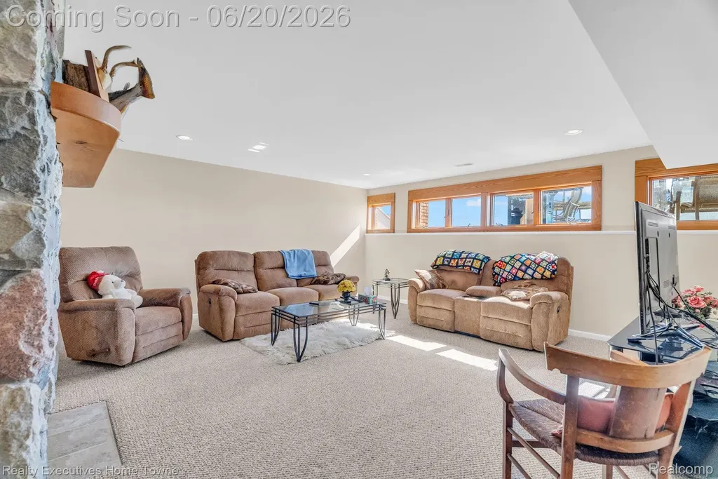 2975 Sandy Oaks Lane Fort Gratiot Charter Township MI 48059
