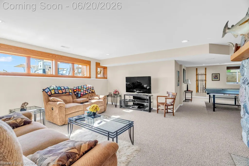 2975 Sandy Oaks Lane Fort Gratiot Charter Township MI 48059