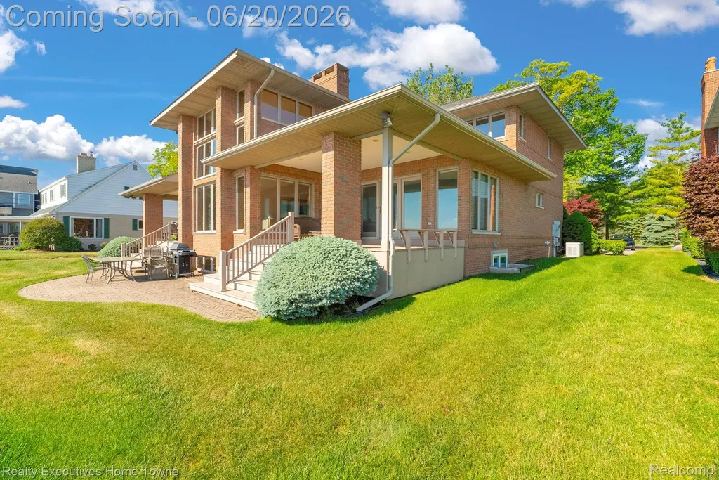 2975 Sandy Oaks Lane Fort Gratiot Charter Township MI 48059