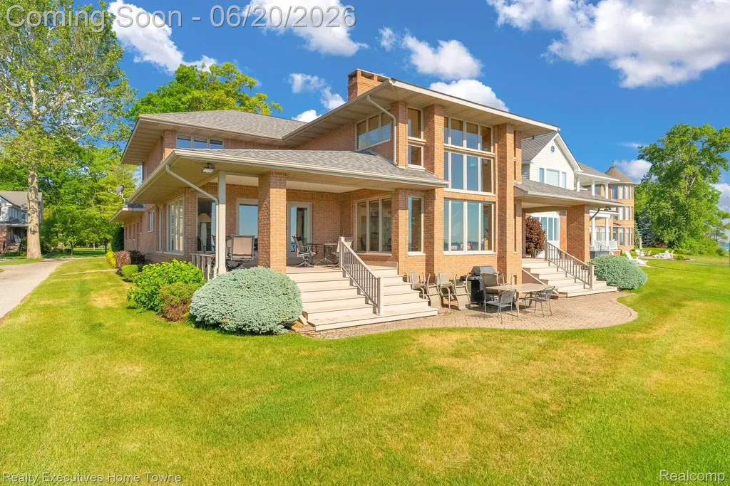 2975 Sandy Oaks Lane Fort Gratiot Charter Township MI 48059
