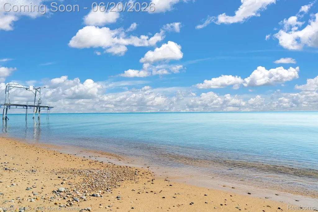2975 Sandy Oaks Lane Fort Gratiot Charter Township MI 48059