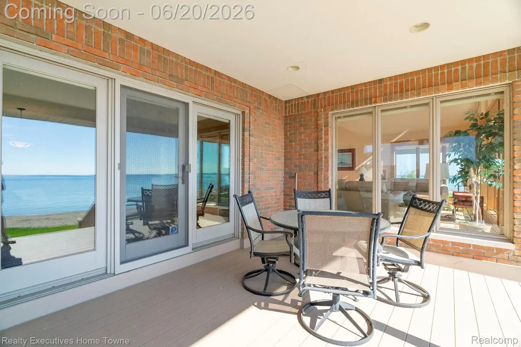 2975 Sandy Oaks Lane Fort Gratiot Charter Township MI 48059