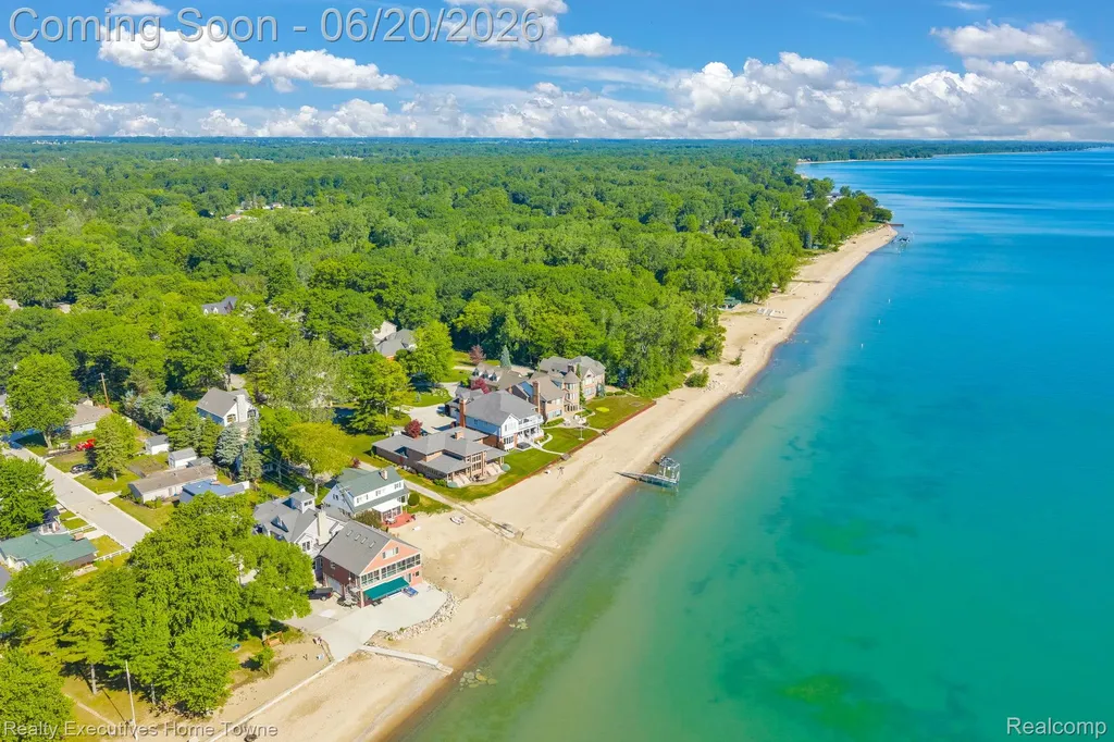 2975 Sandy Oaks Lane Fort Gratiot Charter Township MI 48059