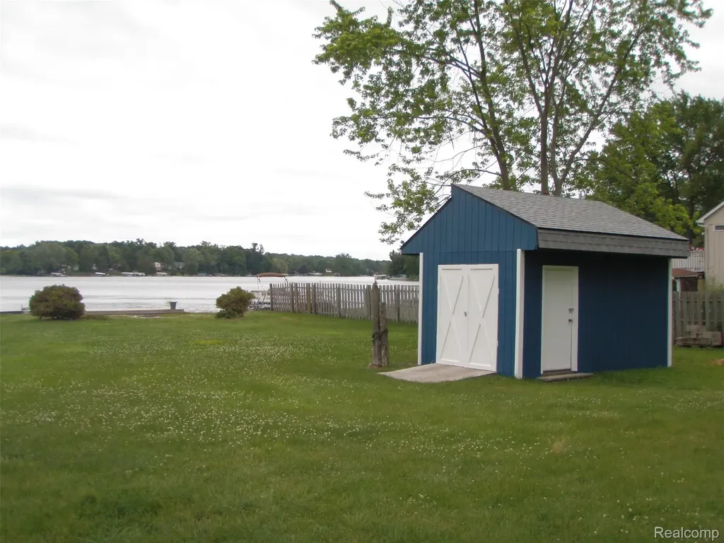 9920 Sashabaw Road Independence Charter Township MI 48348