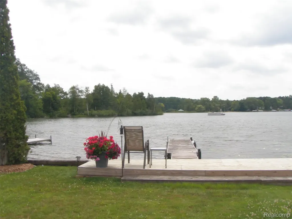 9920 Sashabaw Road Independence Charter Township MI 48348