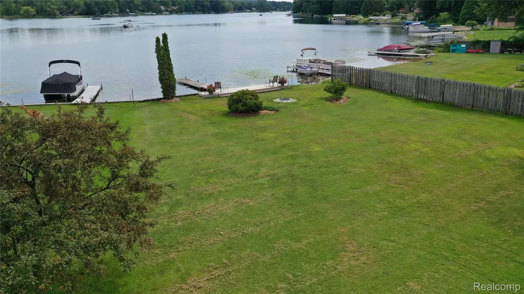 9920 Sashabaw Road Independence Charter Township MI 48348