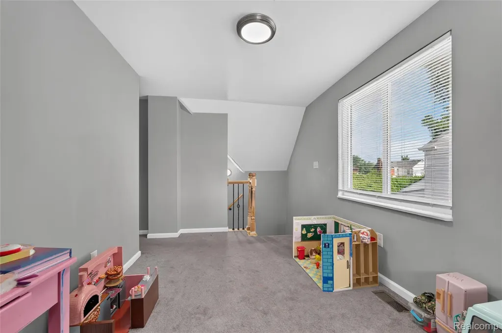 18939 Ohio Street Detroit City MI 48221