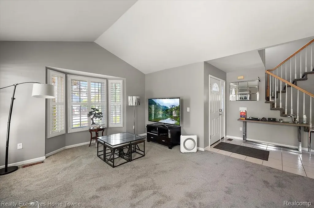 899 Hathaway Dr Drive Auburn Hills City MI 48326